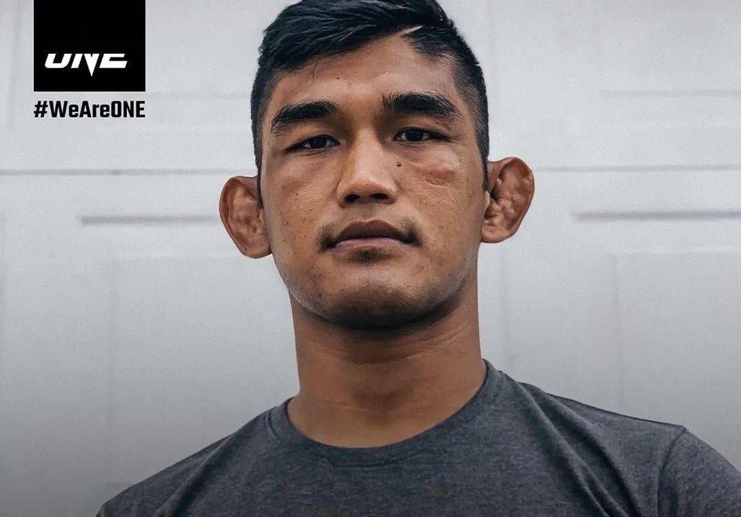 罗唐大秀缠斗功底吃瓜群众纷纷叫好一人反应令人捧腹