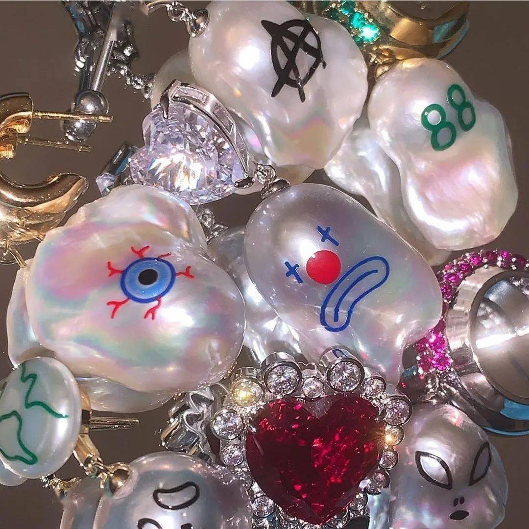 杨幂脖子上的y2k项链,原来就是时髦精跟你的区别?