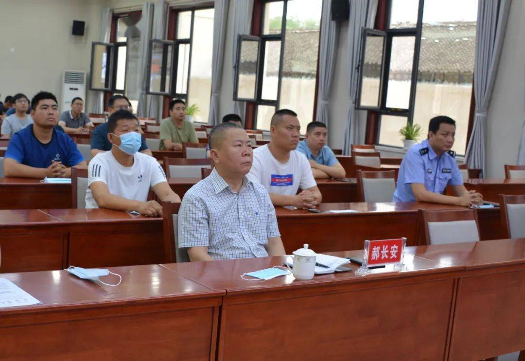 视频会后,郝长安在河津分会场要求,各相关单位要认真贯彻落实此次会议