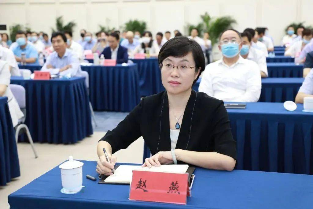 工作动态崂山区委常委会扩大会议暨区委理论学习中心组学习会议召开