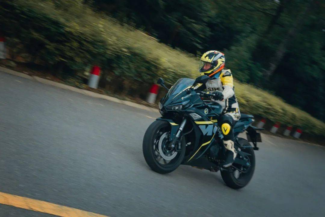 诺马又一跑车2020款魅影255s上市