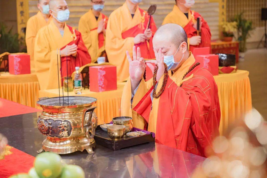 华严共修法会首日丨同登华藏玄门,共入毗卢性海!_禅寺