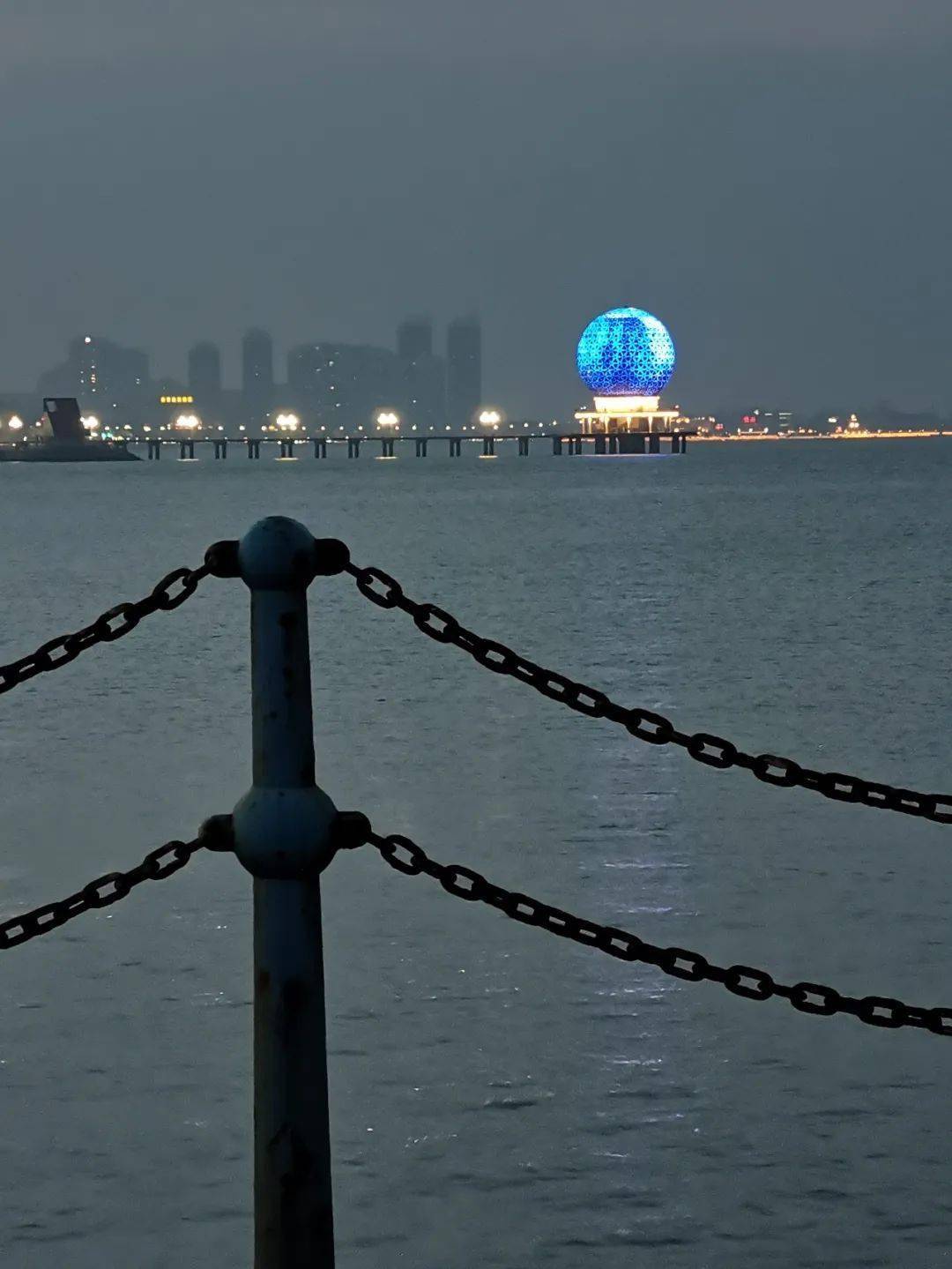 烟台大学东门的海,美出圈了!向默默守护它的人致敬!_海滩