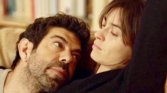 夫妻俩交换身体接吻感觉像亲自己那晚上什么感觉