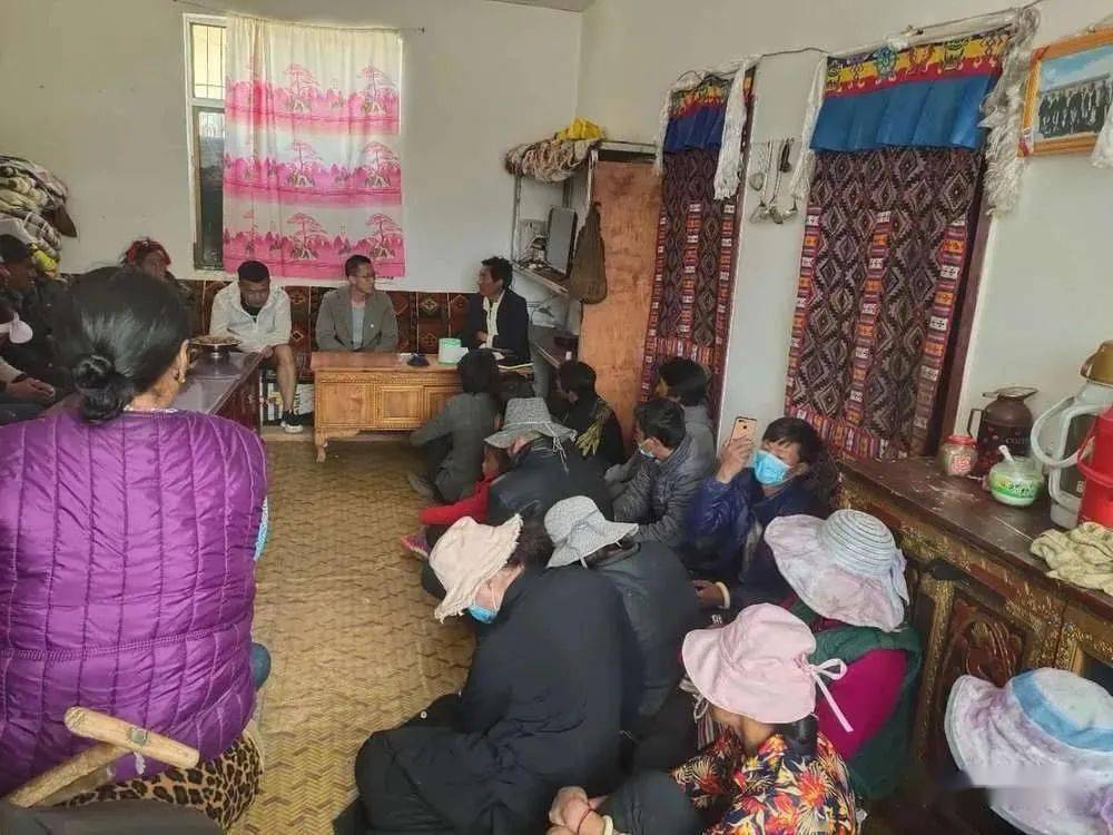 强基惠民八宿县同卡镇卡顶俄觉搬迁点临时党支部开展宣讲活动