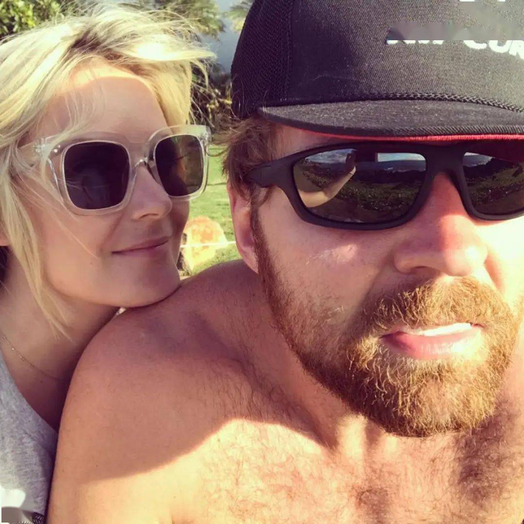 wwe超级巨星夫妻合影