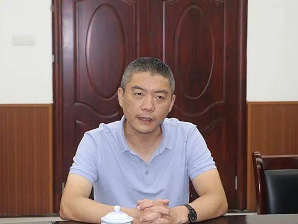 签约仪式上,迪口镇党委书记周小春同志作重要讲话,对企业发展,项目