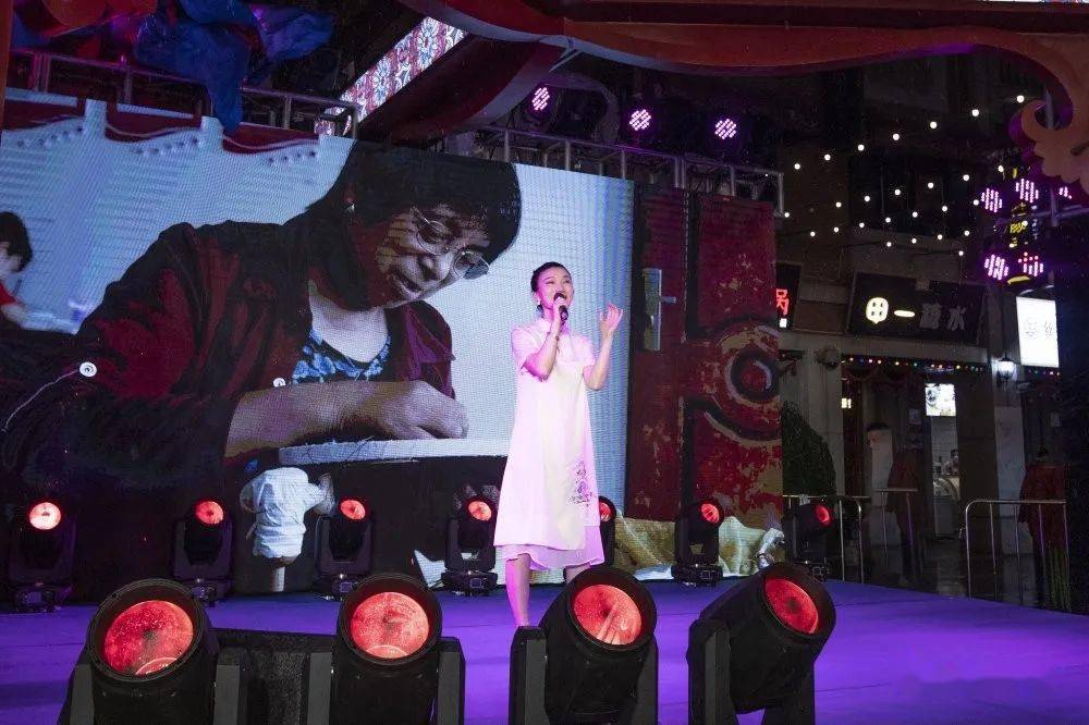 商业中心党委书记兼主任胡志强,大悟县委常委,县政府副县长