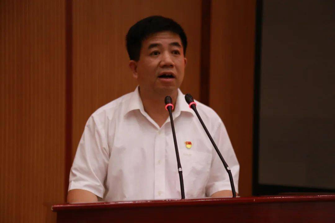 县委常委宣传部长陈剑宾主持签约仪式县人民政府丁建铭