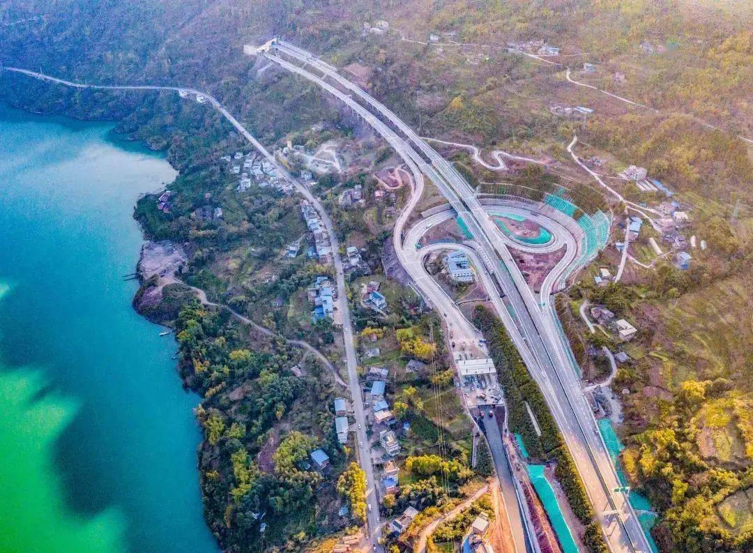 千年古道变坦途昭乐高速公路串佛段正式通车