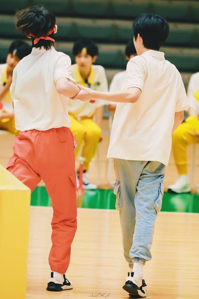 tf家族运动会高清饭拍大放送 嬉笑打闹可爱到晕倒