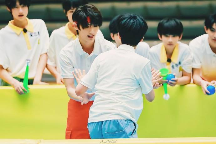 tf家族运动会高清饭拍大放送 嬉笑打闹可爱到晕倒