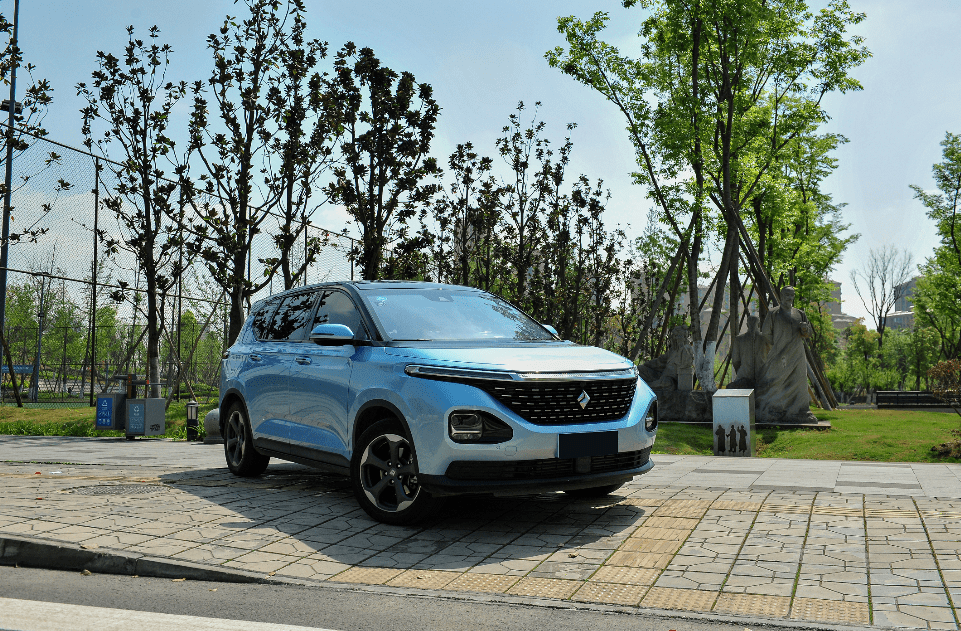 难以压制的野心试驾新宝骏rm5尊贵版6座图文视频