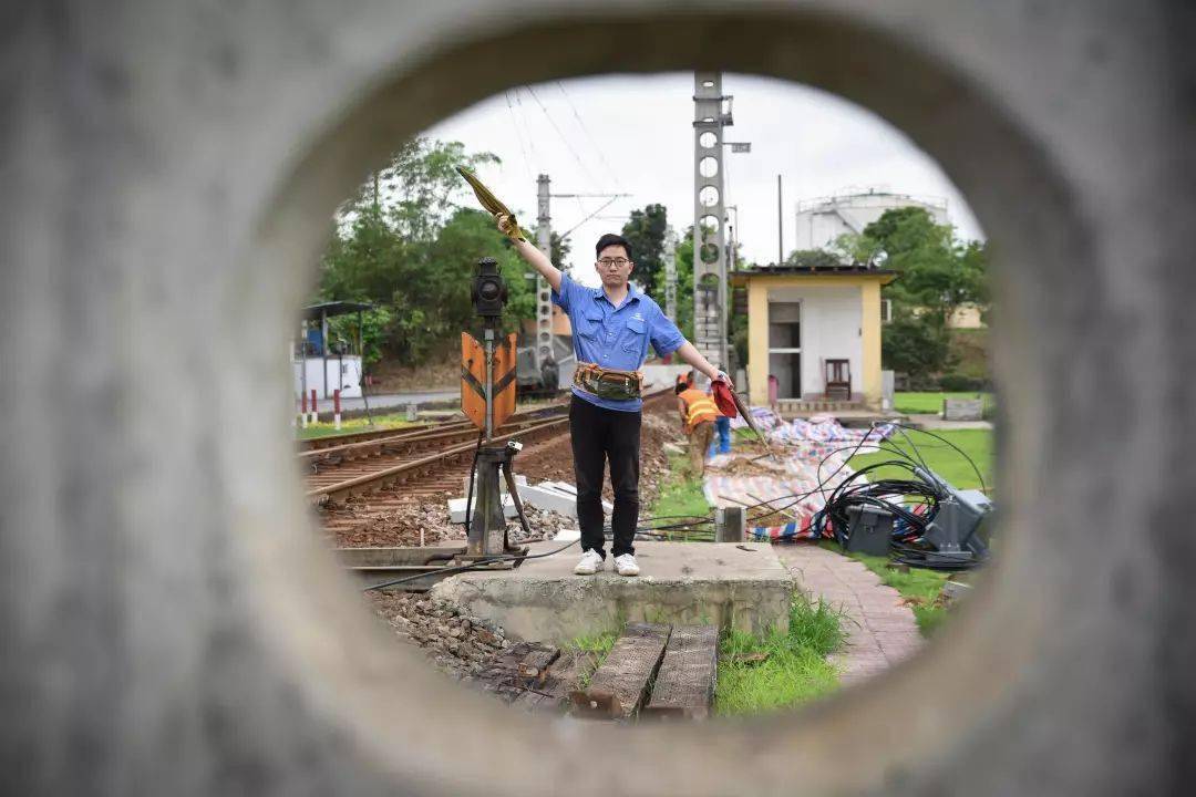 终于,铁路局这个工种正式退役了!_工作