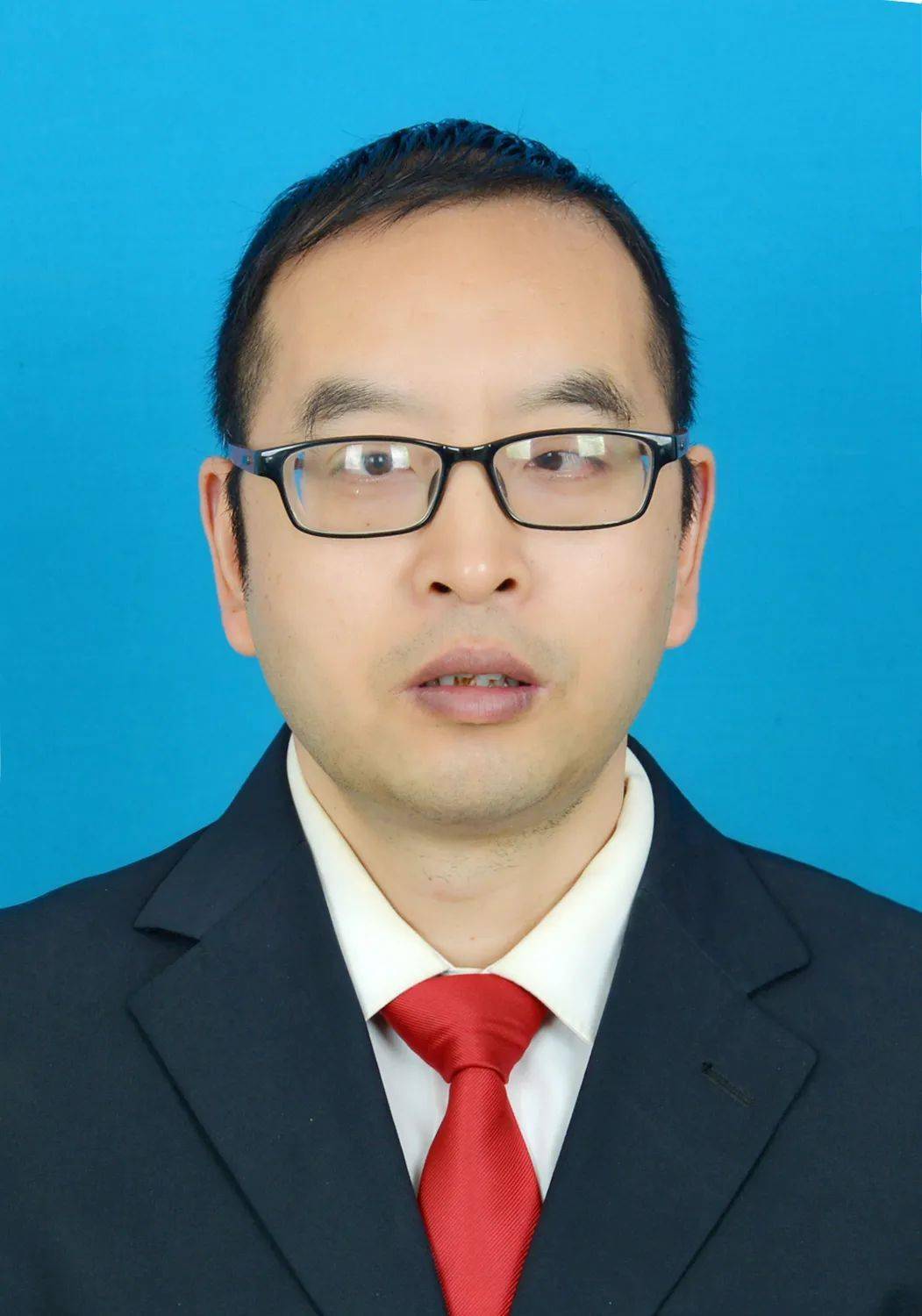 办法》的规定,为进一步减少用人失察失误,把干部选好选准,现将黄仁忠