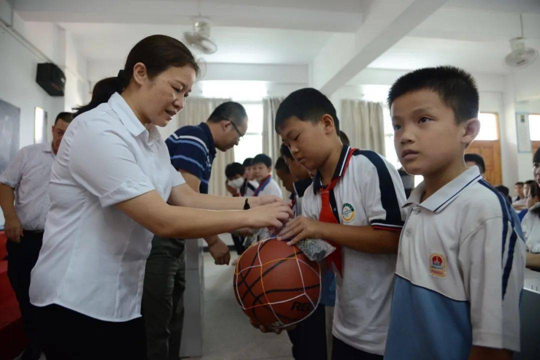 陆河县南万中学图片