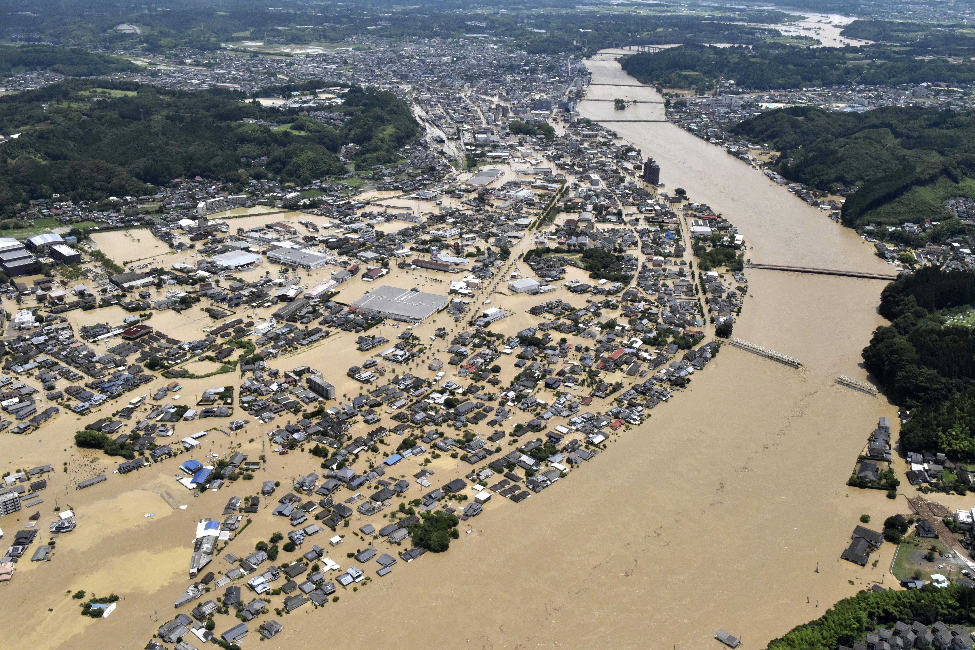 东京,2020年7月4日7月4日,日本熊本县人吉市的部分街道被洪水淹没
