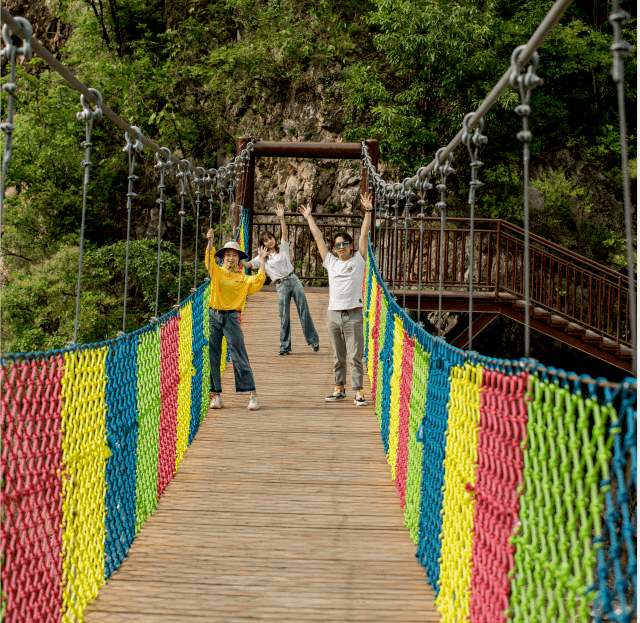 终南山寨助力高考石纪未来岛峡谷运动乐园高考学生免票游玩为你解压