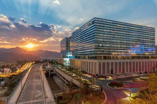 作者:杨渝6号作品:夕照攀西科技城快来给你喜欢的作品点赞吧!