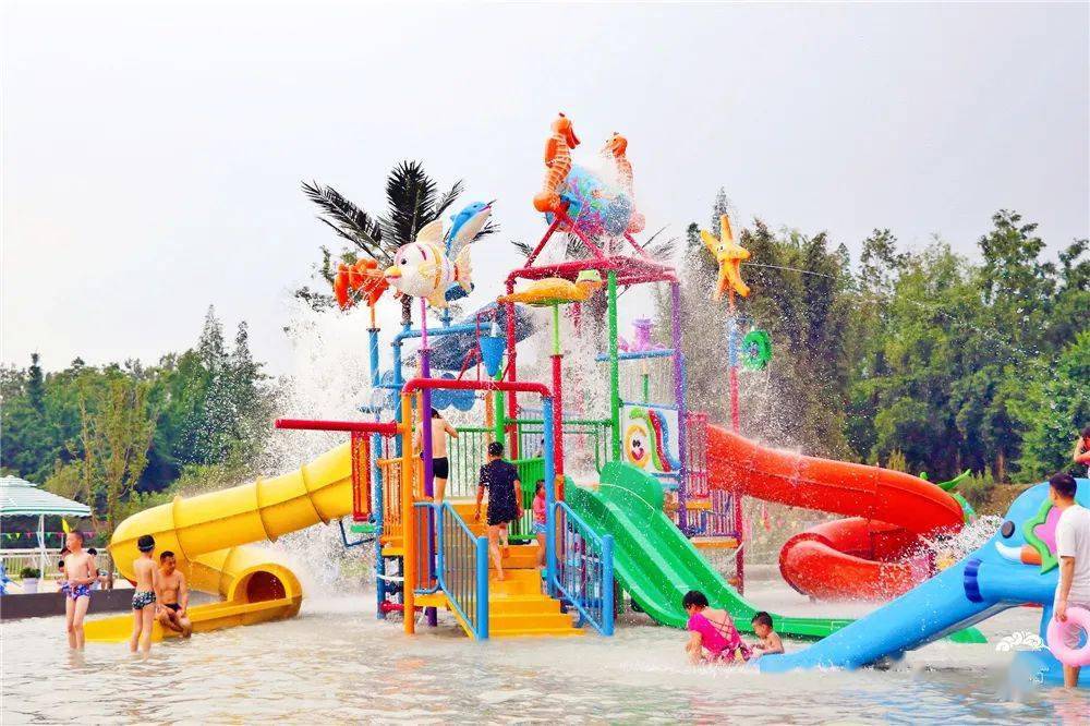 郫都城边10000㎡水上乐园一票通玩,滑梯/游泳/戏水/汽筏等10 项目全包