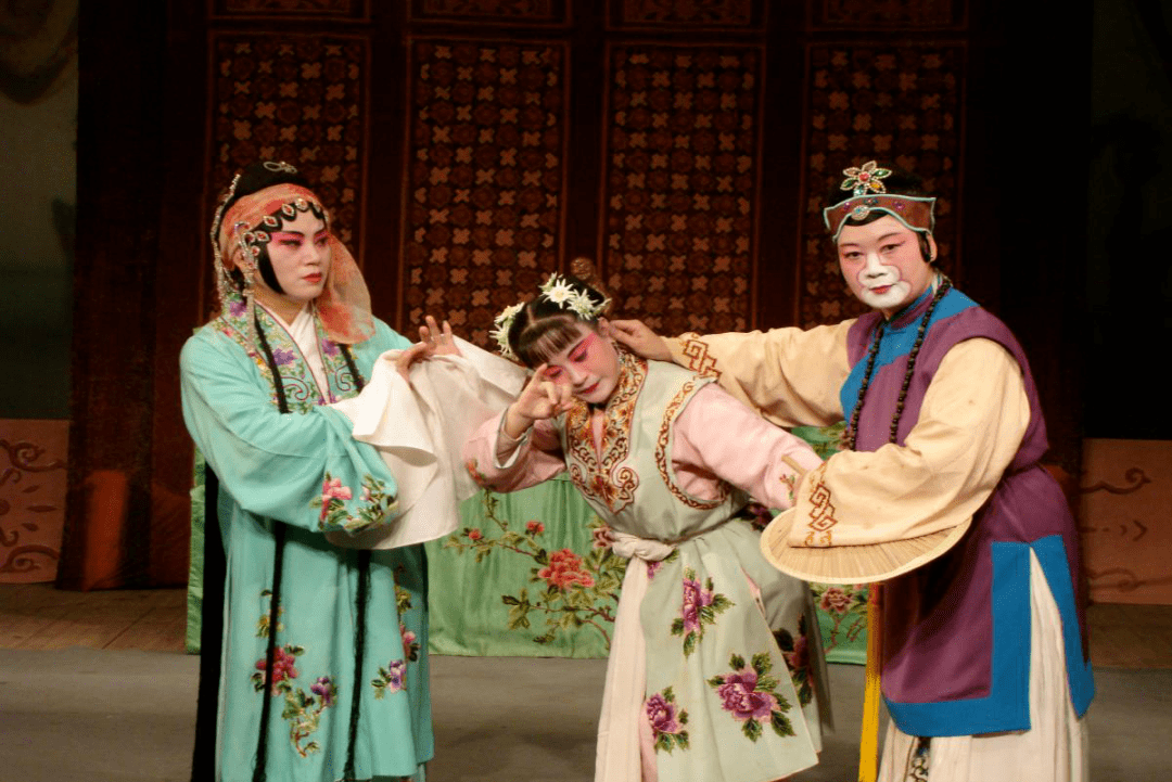 省级非遗项目大埔广东汉剧梅州客家山歌是用客家方言演唱的民歌,它