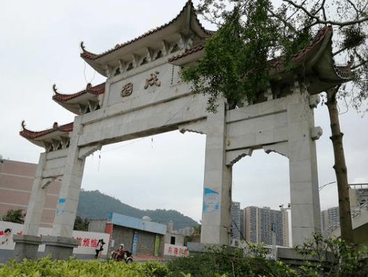 固戍,是深圳宝安区西乡街道的一个社区,是深圳为数不多的房租一千块钱