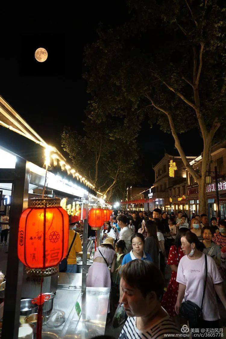 晋城南大街抓拍!众人排长队!