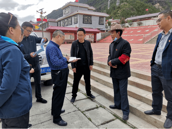 工作组一行深入朗县,米林县,巴宜区,波密县,察隅县等县区7个乡镇工会