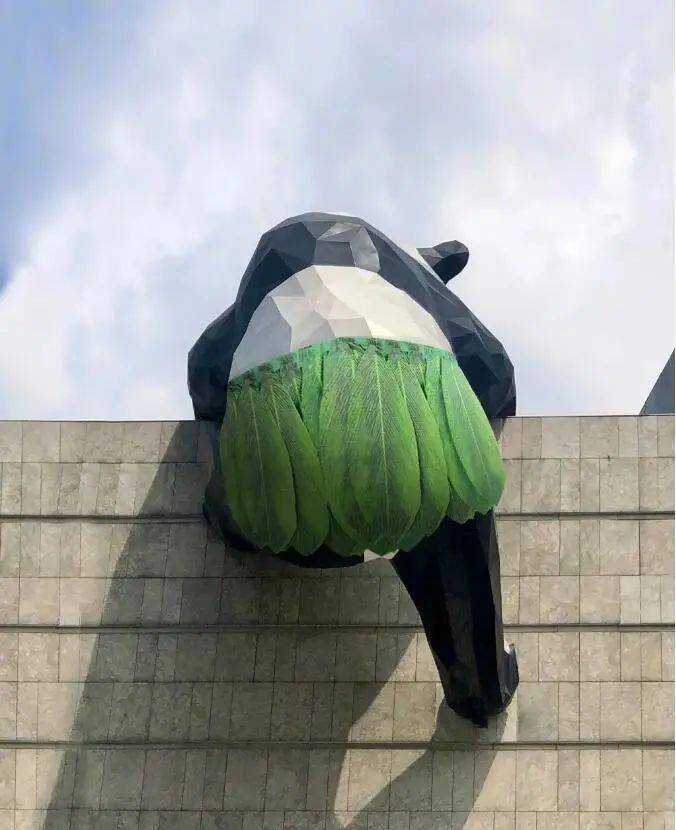 脑洞大开灵魂p图师们又把成都的网红熊猫玩坏了