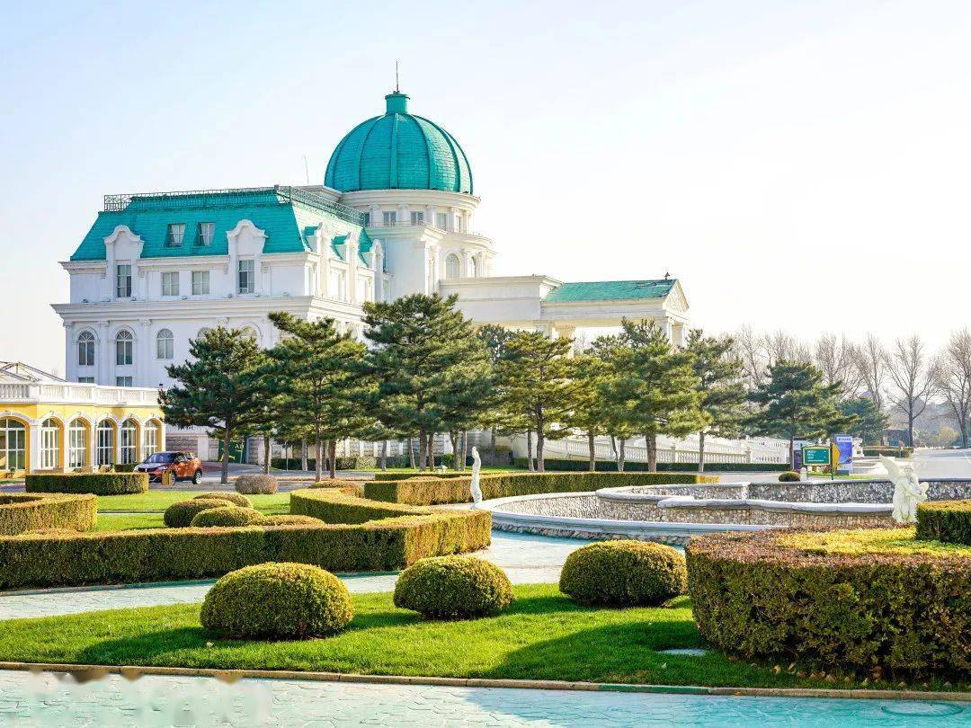 华彬生态庄园西门游美 · 北京华彬营地,拥有可同时容纳200人就餐的