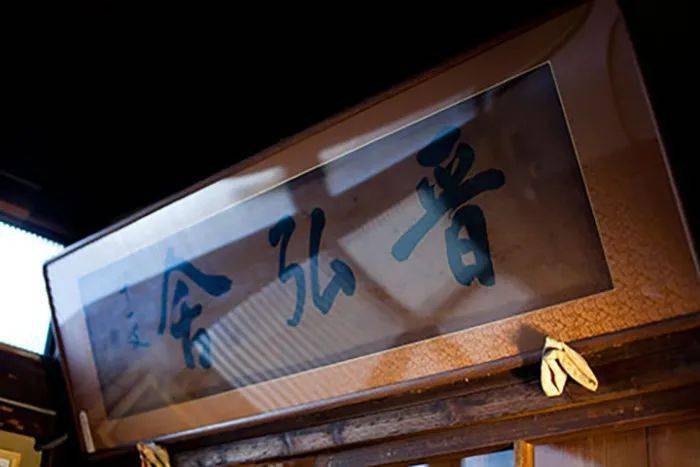 日星铸字行专门生产铅体文字,不铸模,之前给他们提供字模的是上海字模