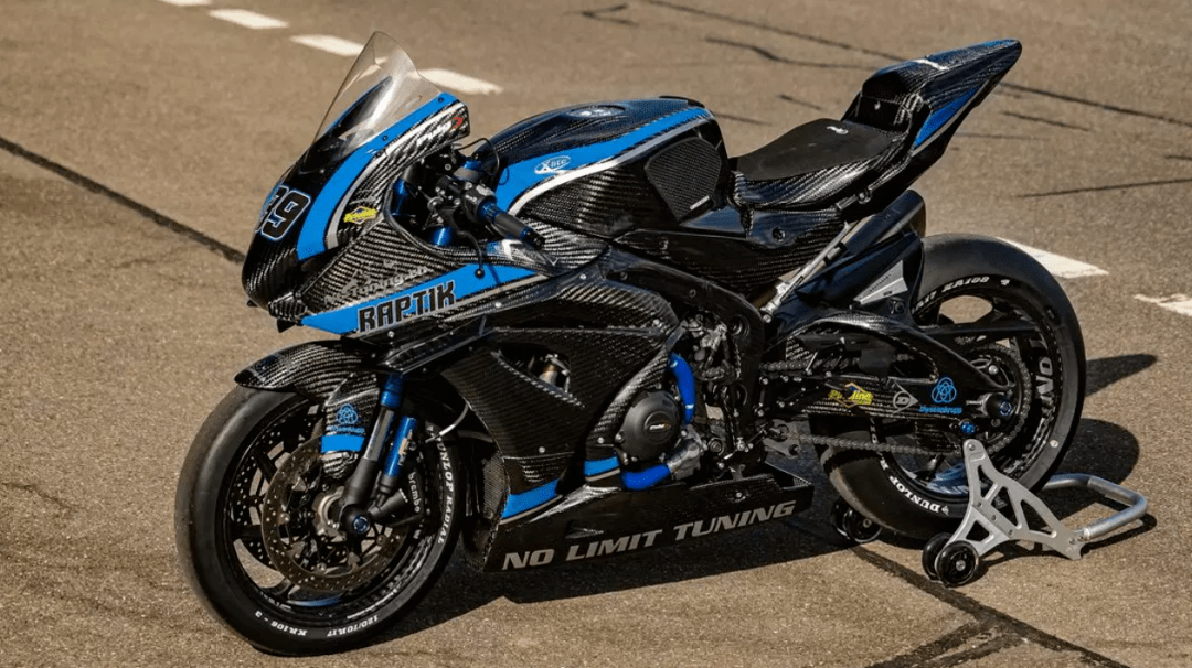 别人遗忘了,但是这也不可否认铃木的gsx-r1000r是一款强悍的超级跑车