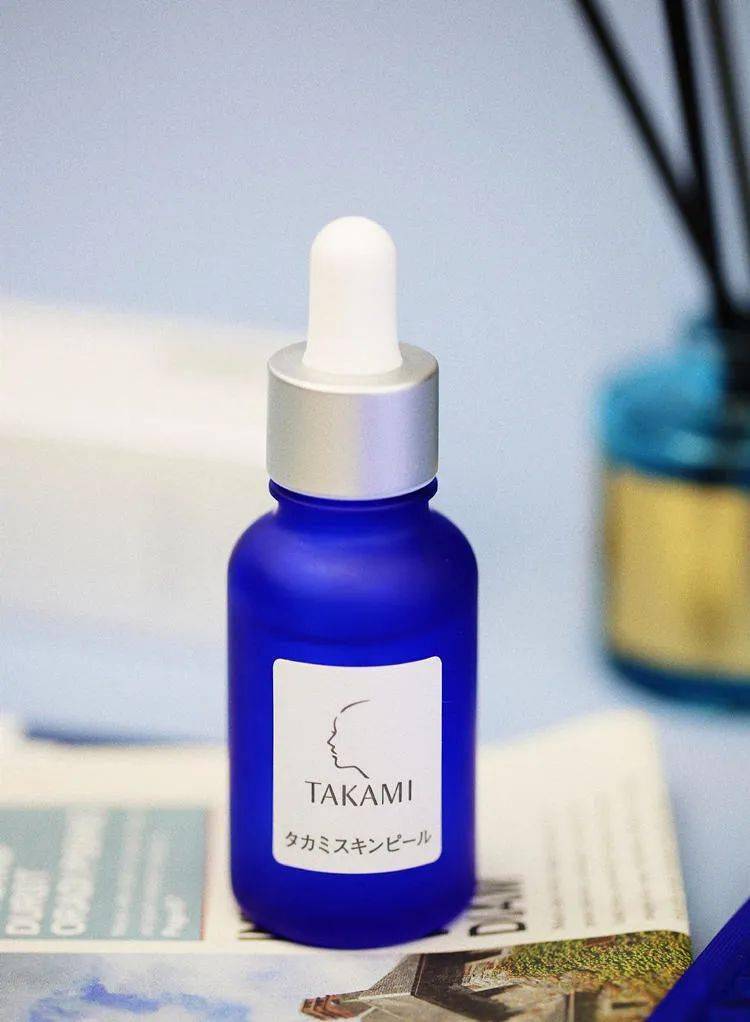 闭口粉刺爆痘克星,皮肤想不光滑都不行—takami小蓝瓶精华