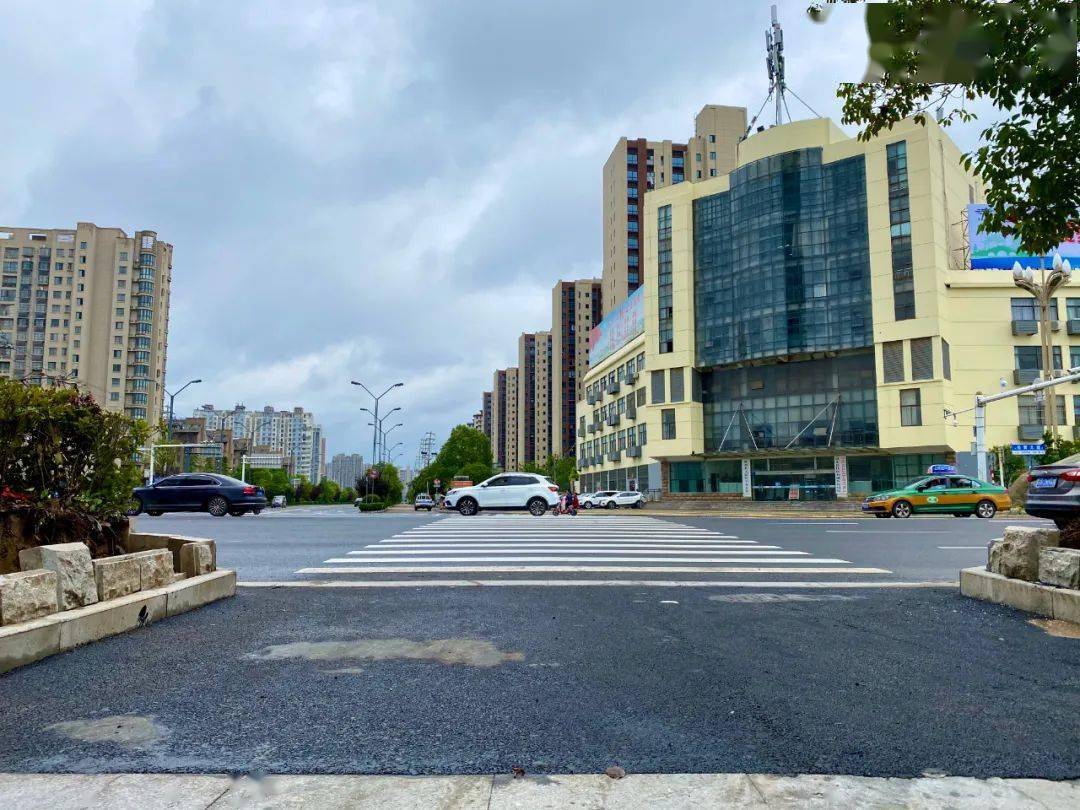 注意涟水这条路上新增两个路口