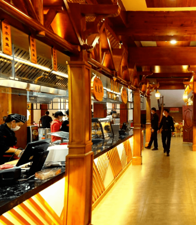 旅探店』喀纳斯景区内的一家美食店翻红,让旅途简单而又不失当地特色