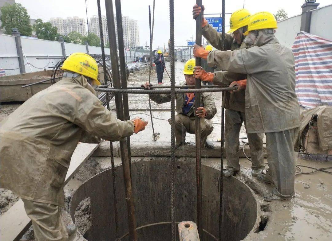 完成【大幹100天】麗香鐵路金沙江特大橋首組吊索安裝成功【大幹100