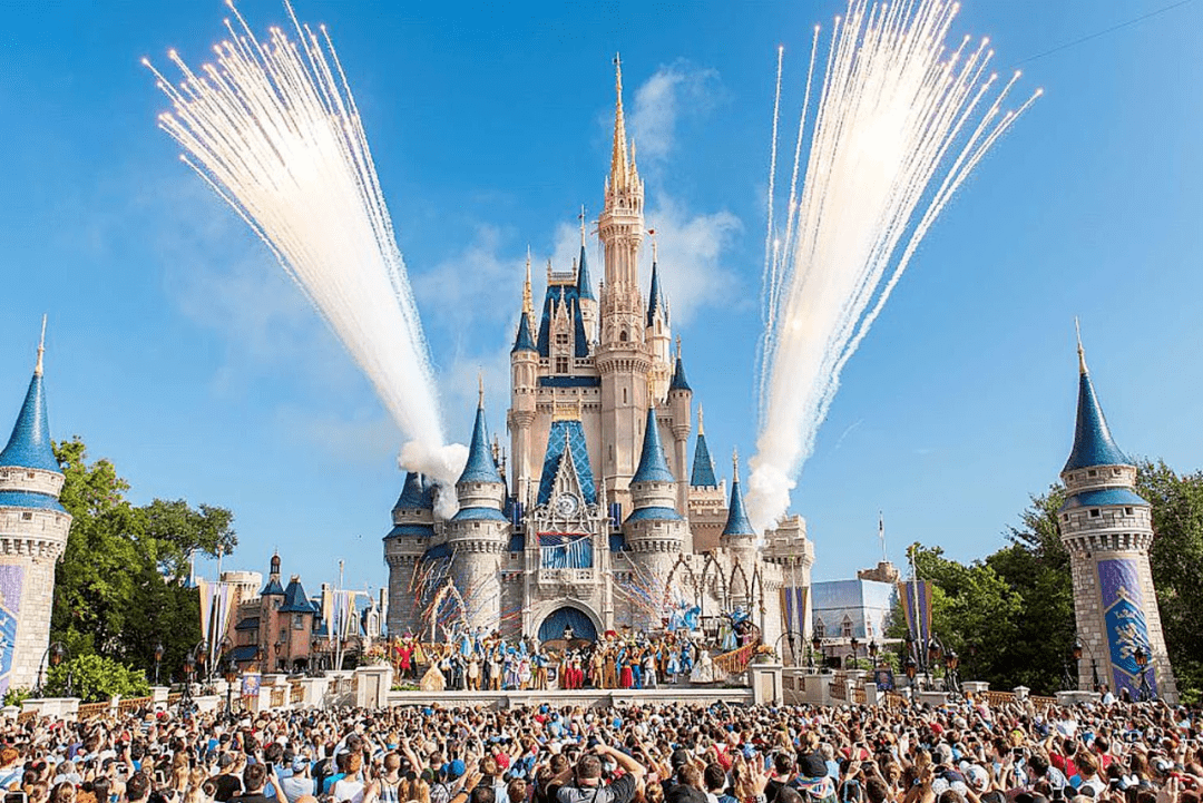 闭园期间的迪士尼,如何用美和创意继续施展魔法?_游乐园