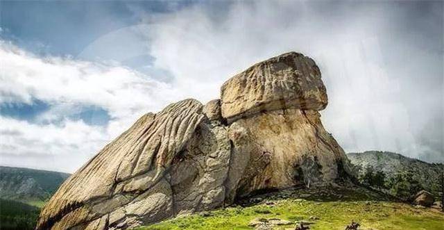 想了解更多相关知识,请点击下方搜索卡片搜索"封燕然山铭"进行体验!