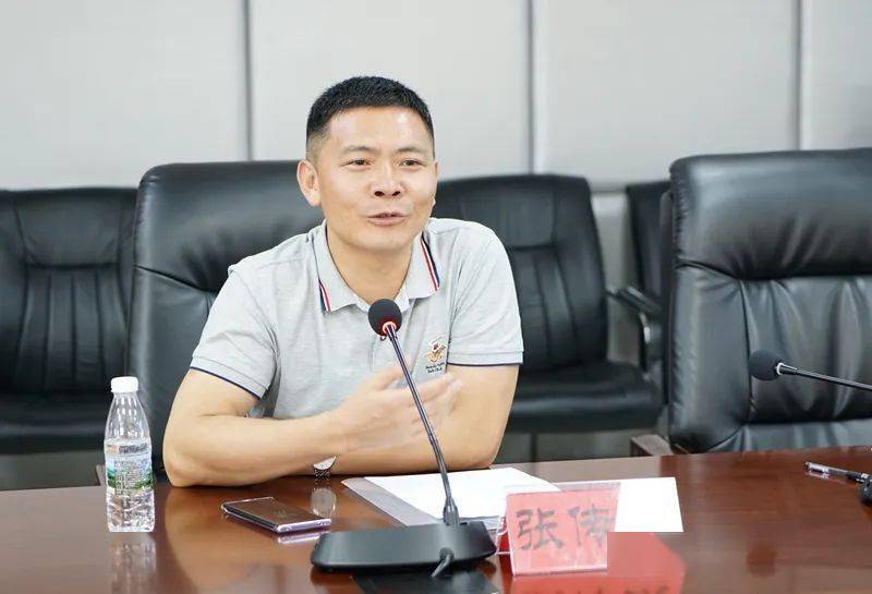 院党委书记,院长张传跃表示:近年来,在贵州医科大学附属医院的关心和