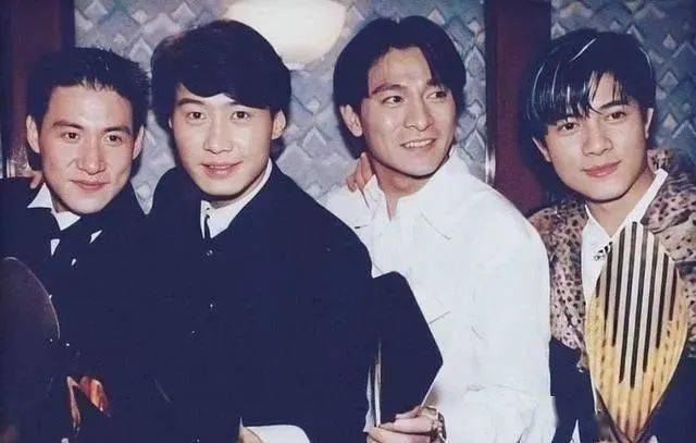 那是迄今为止他们最后一次合体.那一年,香港四大天王久违同台,共