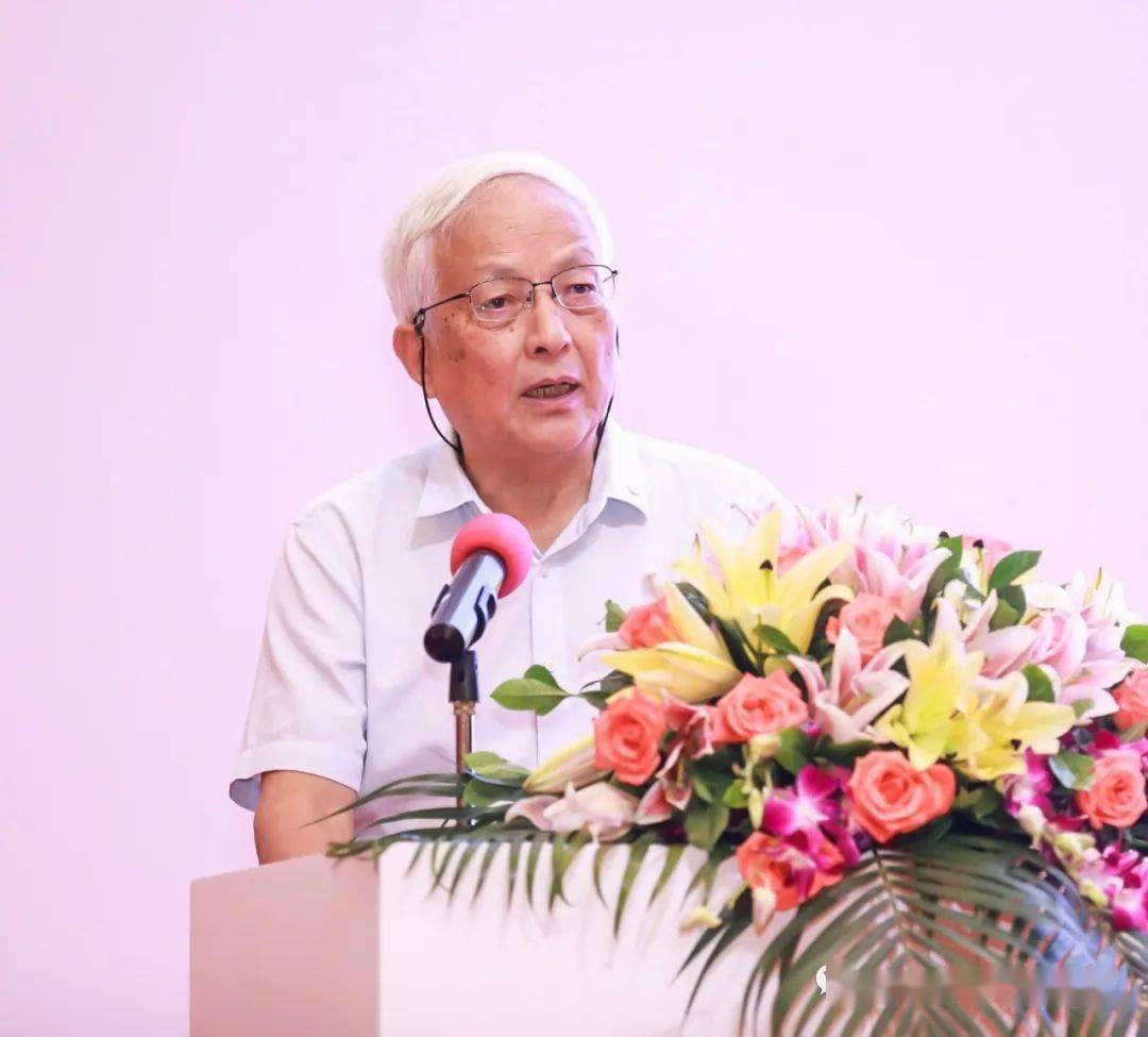 在答谢晚宴上,四会富仕电子科技股份有限公司董事长刘天明,中国电子