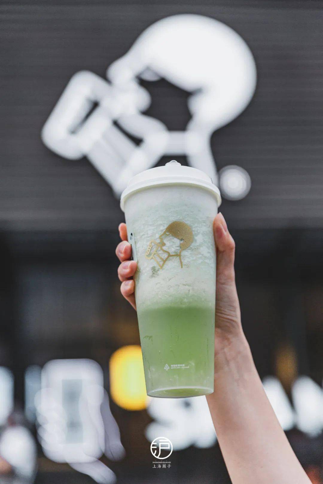 全球第500家喜茶,开在gucci,tiffany旁.