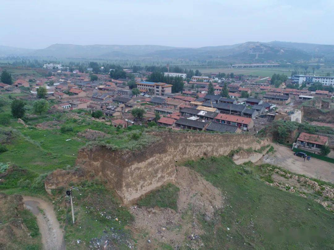大同 高山村属大同市南郊区高山镇一个行政村,镇政府驻地.