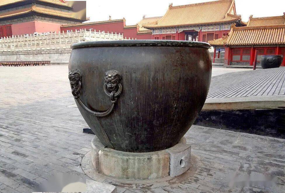 紫禁城里的水缸