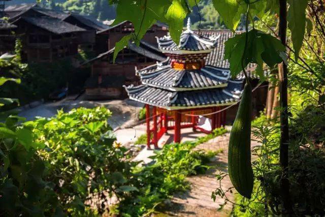 榕江县乐里镇最大的侗族村寨本里