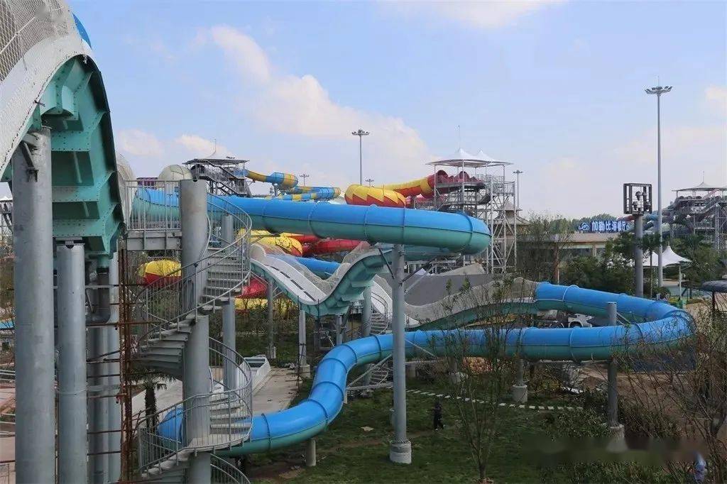 summer night 水上乐园 巨浪湾,双莽组合滑道, 大喇叭,时光穿梭隧道