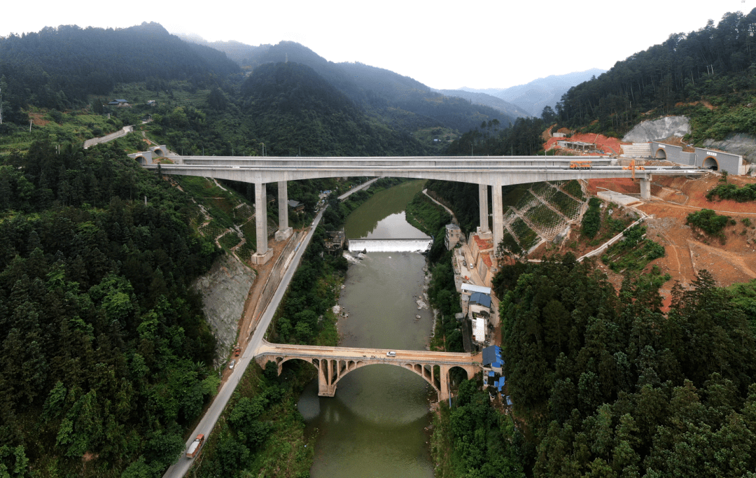 弘浓剑河特大桥图片