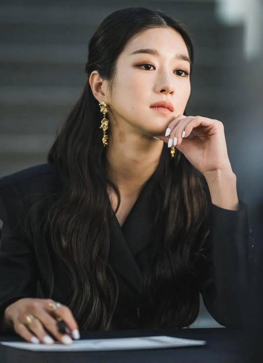 2020年下半年第一个让人爽到的女主,来了!_高文英