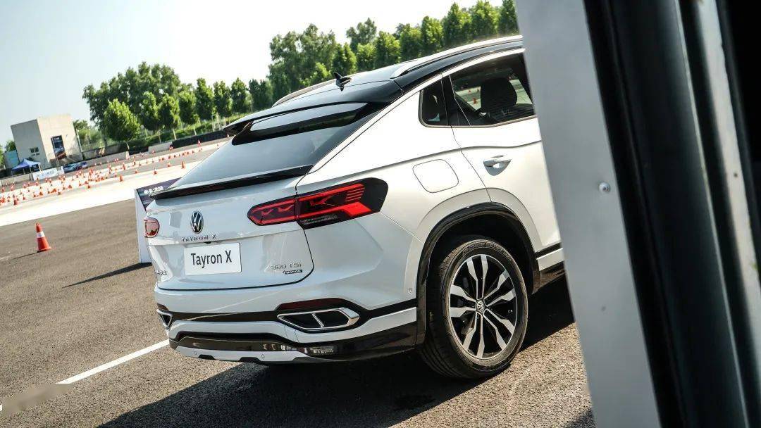 一汽大众旗下的suv产品目前已经形成了小型家族化,探岳车型里不仅有