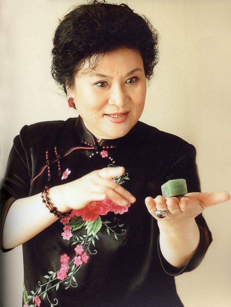 众多网友感叹:"刘兰芳老师虽年逾古稀,但宝刀未老,情感依旧炽热,声线